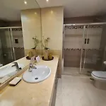 Апартаменты Welcoming And Modern With Access To Swimming Pool *