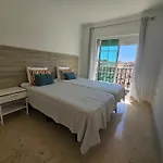 Welcoming And Modern With Access To Swimming Pool Апартаменты *