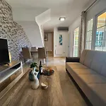 Апартаменты Welcoming And Modern With Access To Swimming Pool