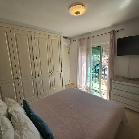 Апартаменты Welcoming And Modern With Access To Swimming Pool