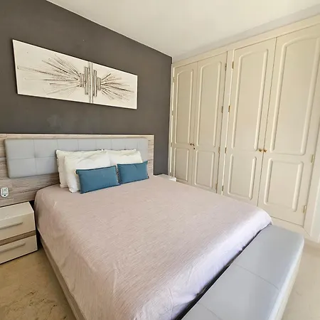 Comfortable Modern House , And Access To Swimming Pool