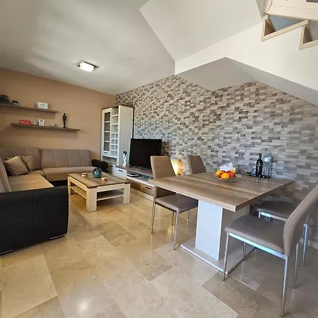 Welcoming And Modern With Access To Swimming Pool Апартаменты *