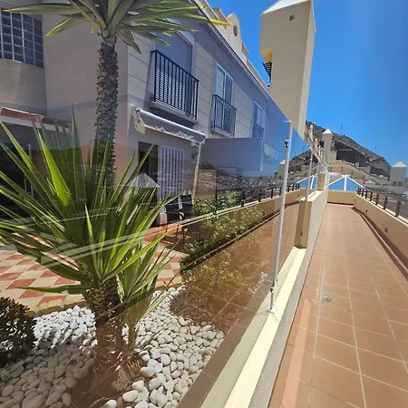 Comfortable Modern House , And Access To Swimming Pool Appartamento